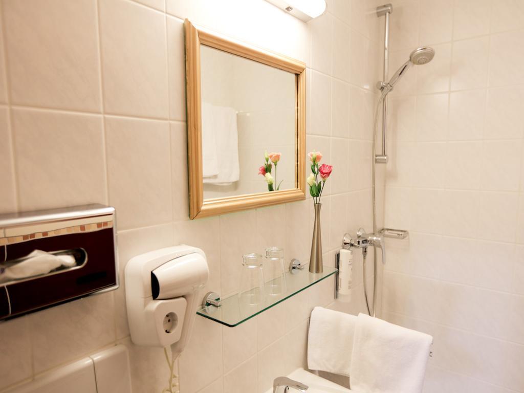 Burghotel Bad Belzig ภายนอก รูปภาพ